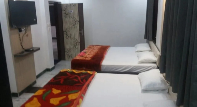 Hotel Divya palace & Restaurent, Забронировать Отель Отели штата Раджастхана с парковкой, Парковка