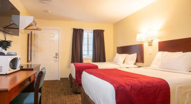 Четырёхместный номер Standard Kings Motor Inn