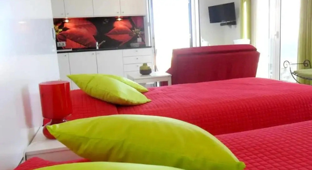 Studio in Vila Baleira, With Wonderful sea View, Shared Pool and Furnished Balcony - 400m From the Beach, Забронировать Апартаменты/квартира Апартаменты Порту-Санту, Апартаменты/квартира