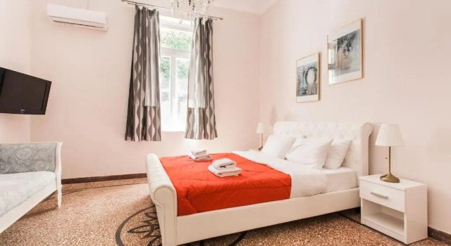 Splendid Full 5BDR/3bath/2kitchens Mansion in ATH