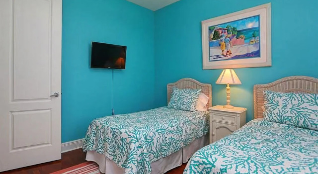 Tropical Daze Down 3 Bedrooms 2 Bathrooms Home