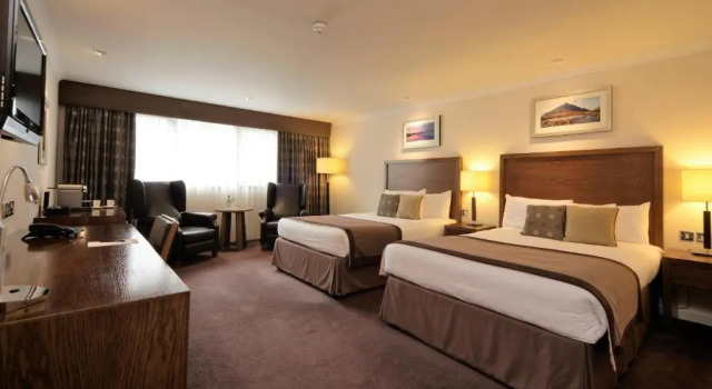 Четырёхместный номер Executive The Aberdeen Altens Hotel