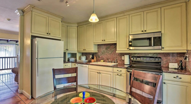 Коттедж Quaint Central Miami Bungalow: 10 Mi to Mid-beach!
