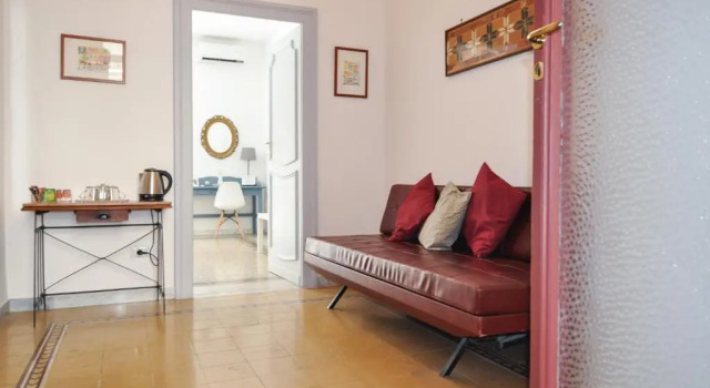 B&B Alchimia Napoletana, Buchen Sie Bed & Breakfast Anlegestelle Molo Beverello Neapel, in der Nähe von Piazza del Plebiscito