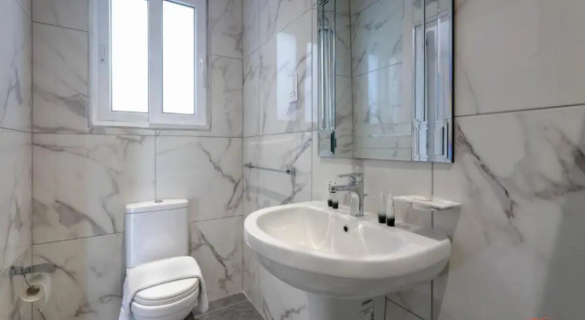 Seafront Penthouse w Unobstructed Sea Views, Buchen Sie Hotel Hotels & Unterkünfte in Mellieħa, Hotel