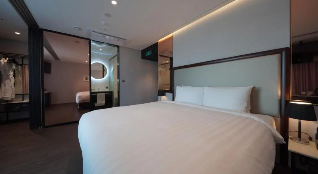 Deluxe Double room with partial ocean view Lavalse Hotel