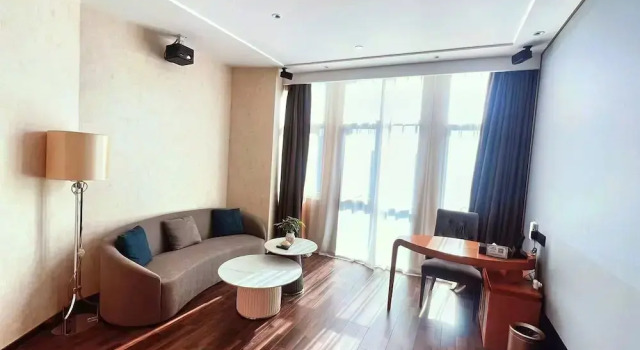 Двухместный люкс Business Days Inn by Wyndham Beijing Haidian