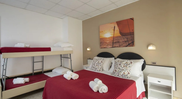 Четырёхместный номер Economy c 1 комнатой с балконом Hotel Maestri