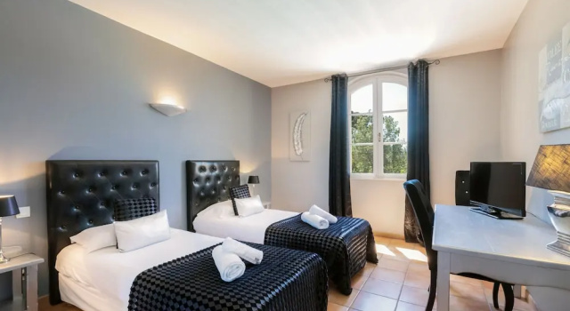 Havuz manzaralı Standart aile oda La Bastide Saint Martin