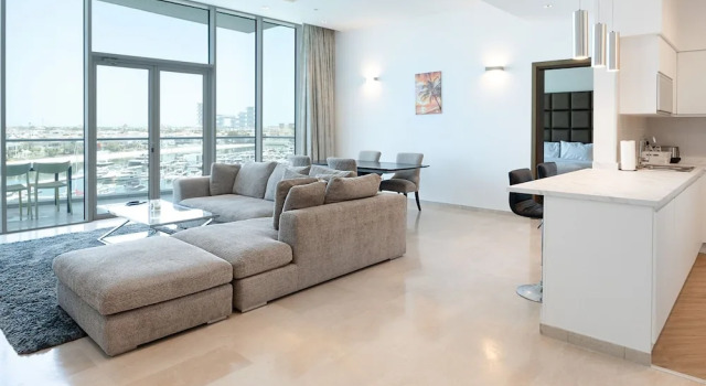 Spacious 3BR w Beach Access at the Palm, Забронировать Апартаменты/квартира Отели Дубая с парковкой, Парковка