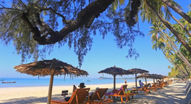 Royal Beach Motel, Prenota Motel Jake Taw Village Rakhine State