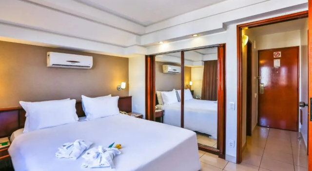 Трёхместный номер Deluxe Golden Tulip Goiania Address