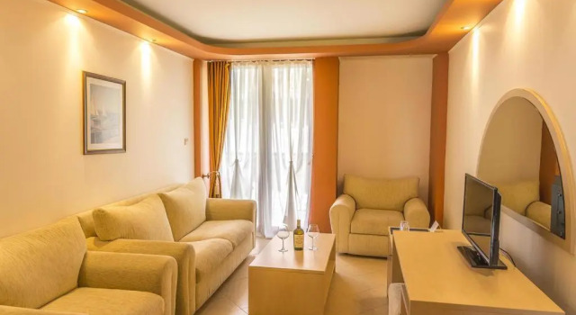 Люкс с 2 комнатами с балконом Family Hotel Gold Pearl