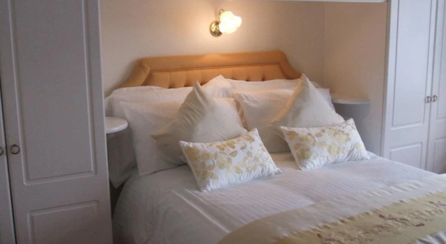 Pink House Bed And Breakfast