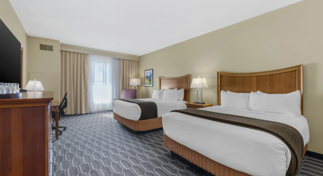 Четырёхместный номер Standard Best Western Plus Swiss Chalet Hotel & Suites