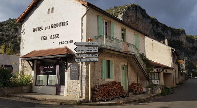 Le Refuge du Cele, Réserver Hôtel Cabrerets Lot, près de Château de Cabrerets