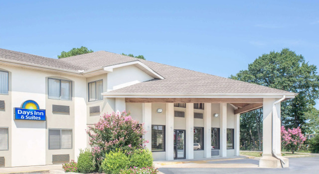 Days Inn & Suites by Wyndham Brinkley, Rezervați Hotel Brinkley Arkansas