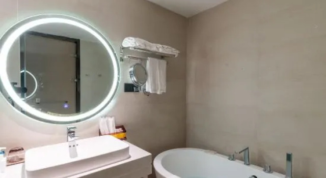 Люкс Deluxe Lavande Hotel Guangzhou Shi Pai Qiao Metro Station
