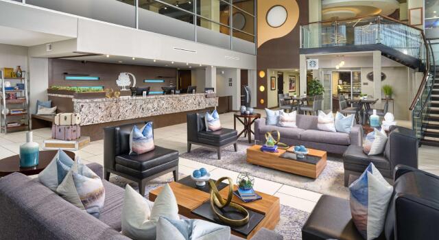 DoubleTree by Hilton Chattanooga, Book Hotel Hoteller i Chattanooga med pool, nær Walnut Street Bridge, Swimmingpool