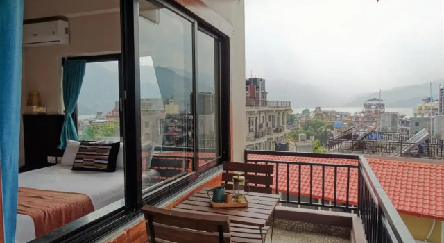Двухместный номер Deluxe с балконом Hotel Karuna