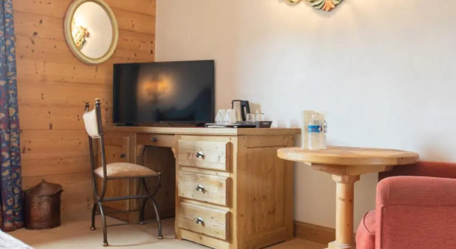 La Maison Hôtel Les Peupliers, Забронировать Шале Куршевель Три Долины