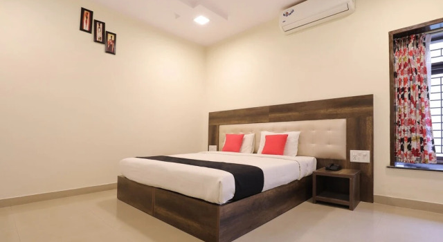 OYO 1078 Hotel Royal Serenity, Rezervovat Hotel Hotely v Bangalore s parkováním, Parkování