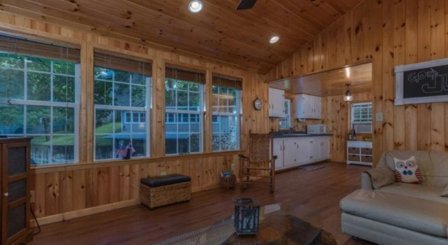 Cottage In The Cove, Забронировать Дом для отпуска Виллы Лейк-Лур, рядом с Озеро Лур, Вилла