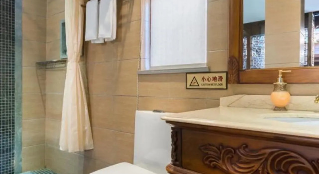 Номер Comfort Floral Hotel · He Lu Ju Lijiang