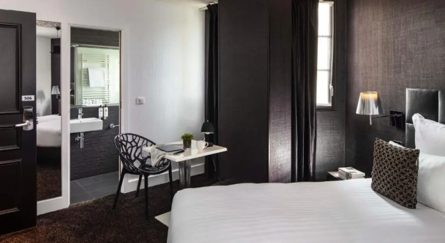 Двухместный номер Superior First Hotel Paris Tour Eiffel
