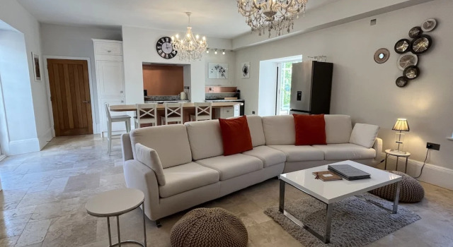 Вилла Stunning and Luxurious Manor House Holiday Home