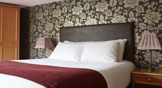 Wheatsheaf Hotel by Chef & Brewer Collection, Prenota Hotel Egham Surrey