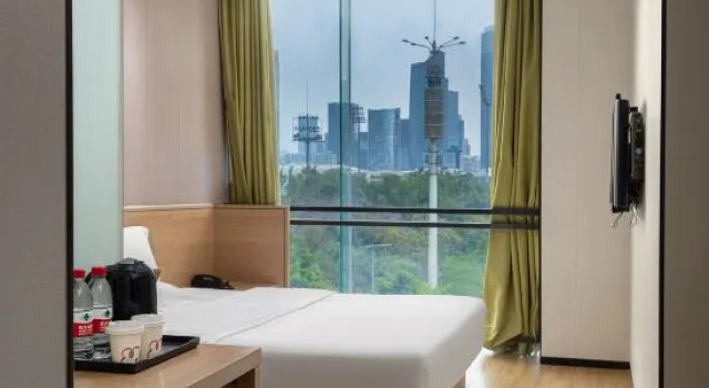 Люкс Business LOCALS HOTELS (Guangzhou East Railway Station Linhexi Metro Station Branch)