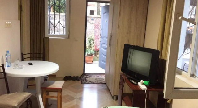 Batumi Guesthouse 28a, Book Hotel Batumi 