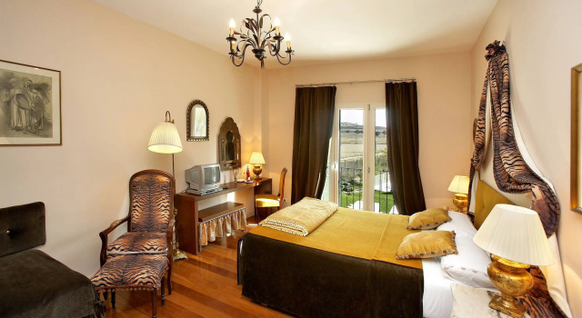 Hotel Santa Coloma del Camino, Buchen Sie Hotel Sasamon Kastilien-León