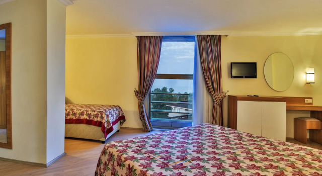 Hedef Beach Resort