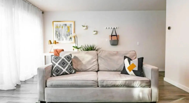 Condo 24! Prized Location. Modern! Bright! Enjoy!, Забронировать Апартаменты/квартира Апартаменты Бойсе, рядом с Idaho State Capitol, Апартаменты/квартира