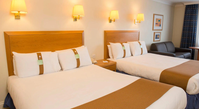 Четырёхместный номер Standard Holiday Inn Basildon by IHG
