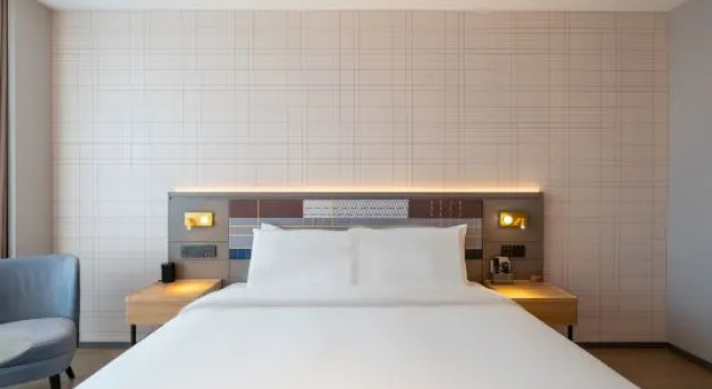 Люкс Homeinn Plus Hotel (Ulanhot Hezhan Middle School)