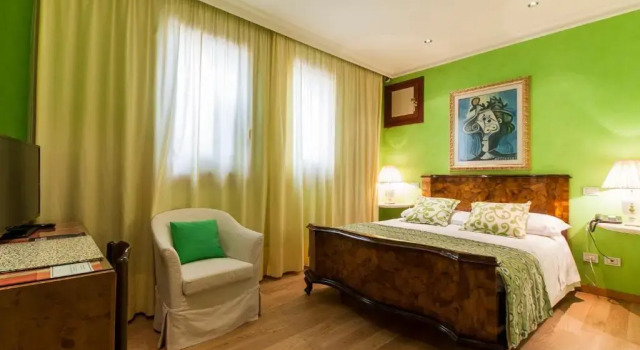 Charming Hotel dei Chiostri, Prenota Hotel Hotel a Veneto con parcheggio, Parcheggio