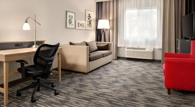 Шестиместный люкс с 2 комнатами Country Inn & Suites by Radisson, Brookings