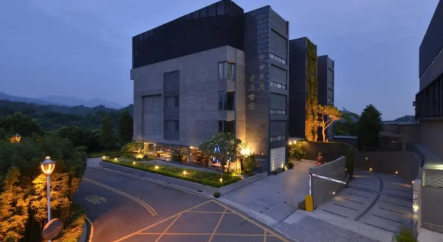Четырёхместный номер Deluxe The Sun Hot Spring & Resort