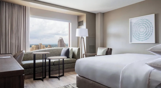 Двухместный клубный номер Standard San Antonio Marriott Rivercenter on the River Walk