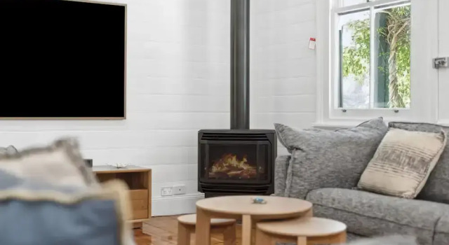Ye Olde St Leonards Hotel Pet Friendly Sleeps 9, Book Hotel  