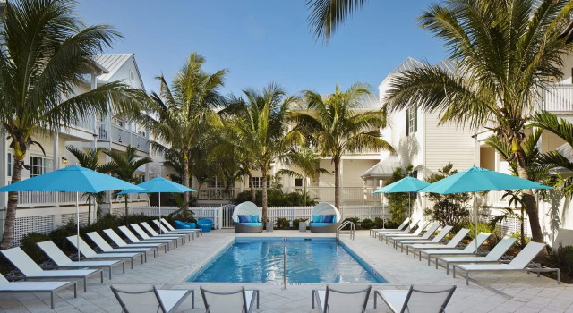 Люкс Serenity с 2 комнатами The Marker Key West Harbor Resort