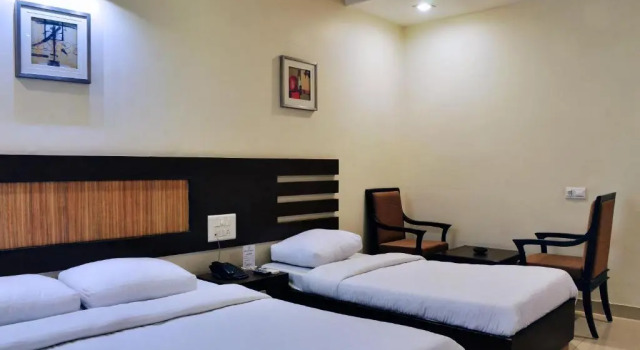 Трёхместный номер Deluxe Regal Hotel