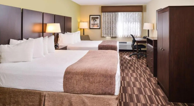 Четырёхместный номер Deluxe Best Western Sundowner