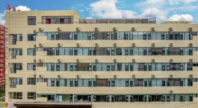 Yun Ding Zhi Shang Boutique Hotel (Kunming North Railway Station wanhong Night Market Branch), Rezerwuj Boutique Hotel Hotele w Kunming z parkingiem, w pobliżu Kunming North Railway Station, Parking