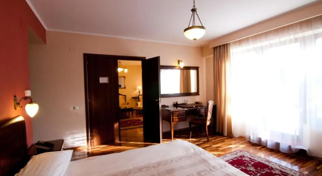 Suite The Elite - Oradeas Legendary Hotel