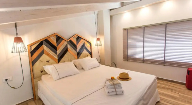 Апартаменты Golden Bay Suites & Maisonettes