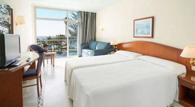 Номер семейный с видом на море VIK Hotel San Antonio